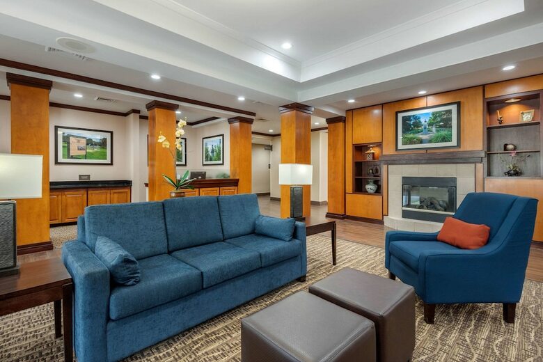 Hotel Comfort Inn & Suites