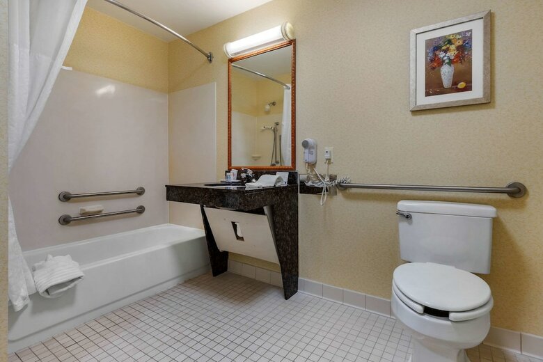Hotel Comfort Inn & Suites
