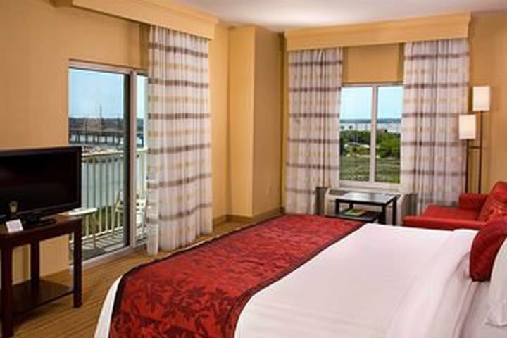 Hotel Courtyard Charleston Waterfront By Marriott