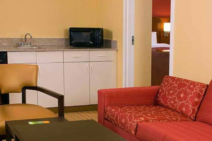 Hotel Courtyard Charleston Waterfront By Marriott