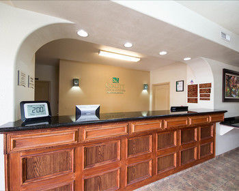 Hotel Quality Inn & Suites