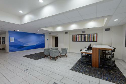Holiday Inn Express Hotel & Suites Corpus Christi
