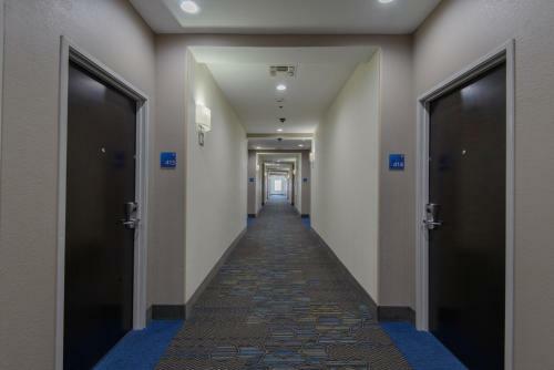 Holiday Inn Express Hotel & Suites Corpus Christi