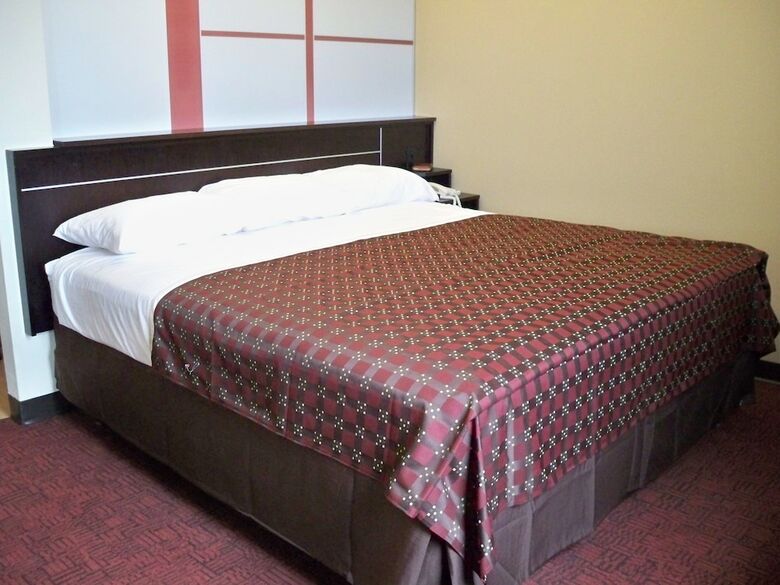 Hotel Red Roof Inn & Suites Beaumont