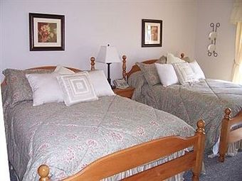 Hostal Camelot Restaurant & Inn