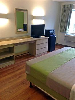 Motel 6 Pittsburgh Airport