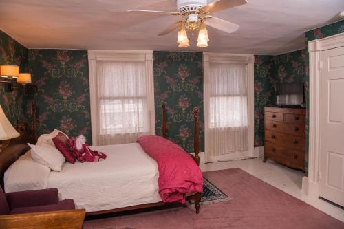 Grape Arbor Bed And Breakfast
