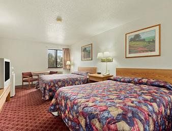 Hotel Super 8 Motel - Madison