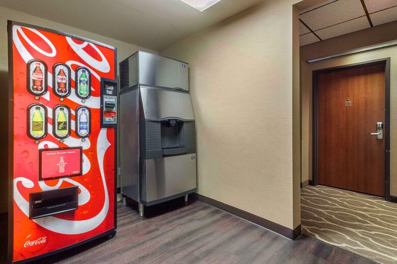 Hotel Comfort Inn And Suites