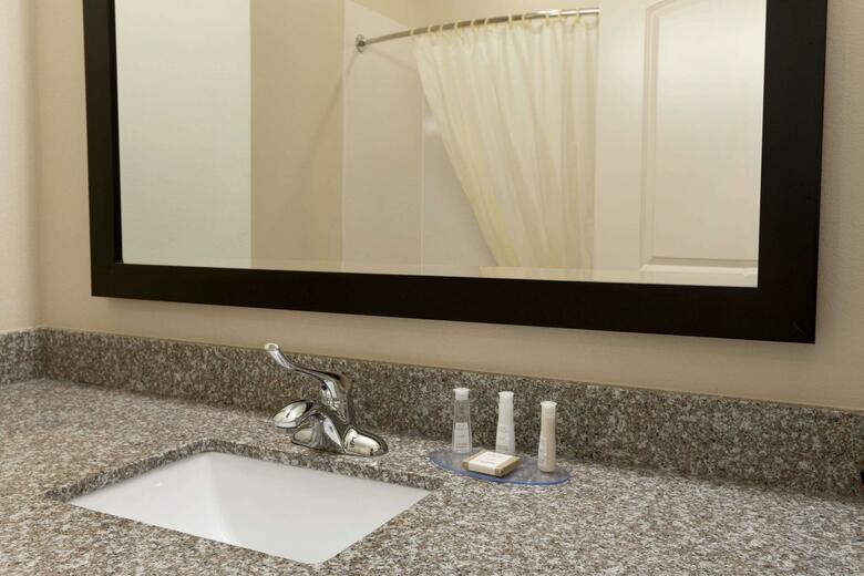 Hotel Baymont Inn & Suites Victoria