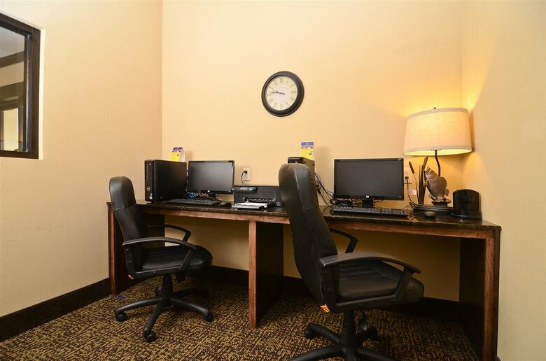 Hotel Best Western Plus Emory At Lake Fork Inn & Suites