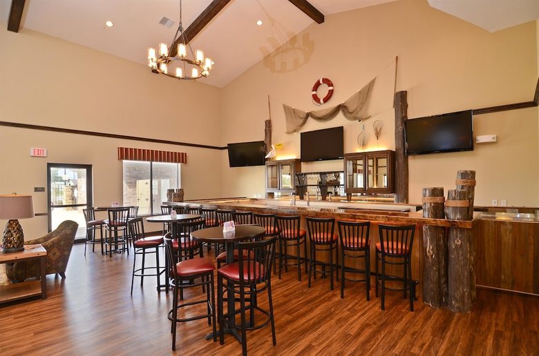 Hotel Best Western Plus Emory At Lake Fork Inn & Suites