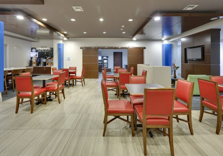 Hotel Holiday Inn Express & Suites Denton Unt- Twu