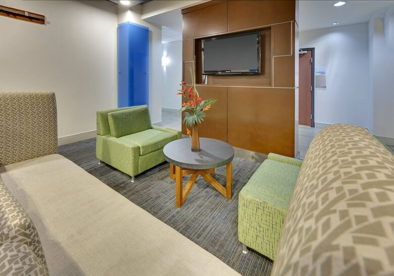 Hotel Holiday Inn Express & Suites Denton Unt- Twu