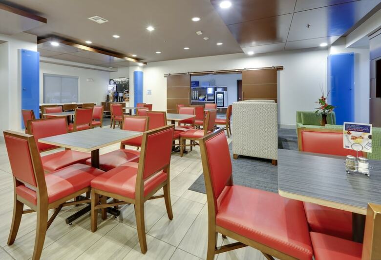 Hotel Holiday Inn Express & Suites Denton Unt- Twu