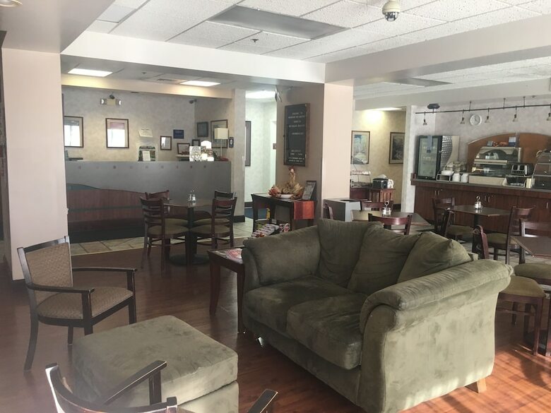 Hotel Mountain Inn & Suites