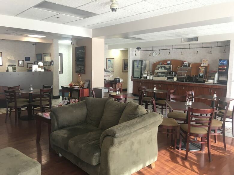 Hotel Mountain Inn & Suites