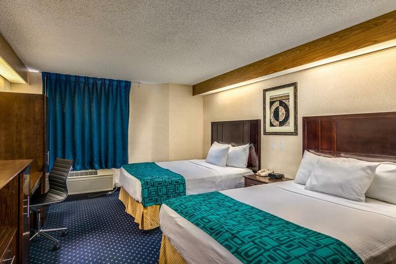 Hotel Howard Johnson Inn And Suites By Vancouver Mall