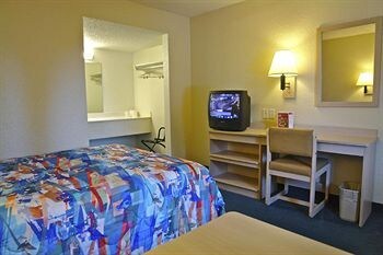 Motel 6 Everett South