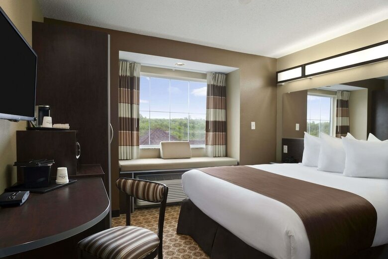 Hotel Microtel Inn & Suites By Wyndham Fairmont