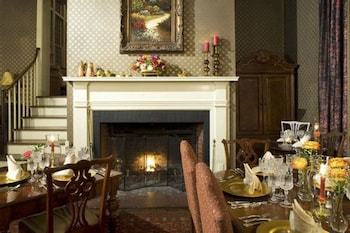 Bed & Breakfast Hillbrook Inn