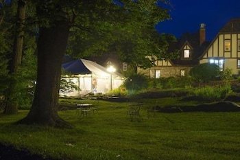 Bed & Breakfast Hillbrook Inn