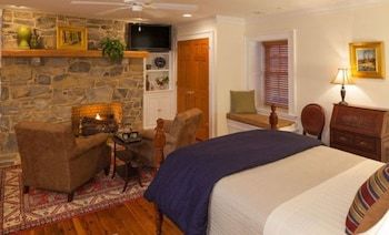 Bed & Breakfast Hillbrook Inn