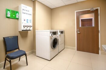 Holiday Inn Express Hotel & Suites Culpeper