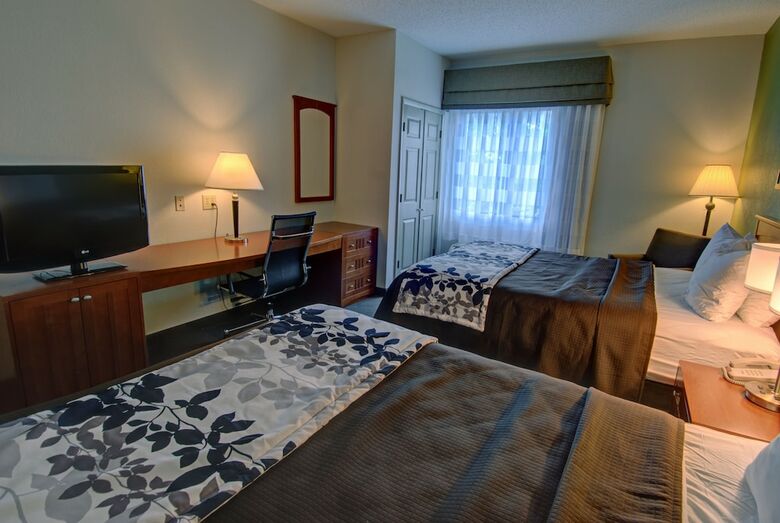 Hotel Sleep Inn & Suites