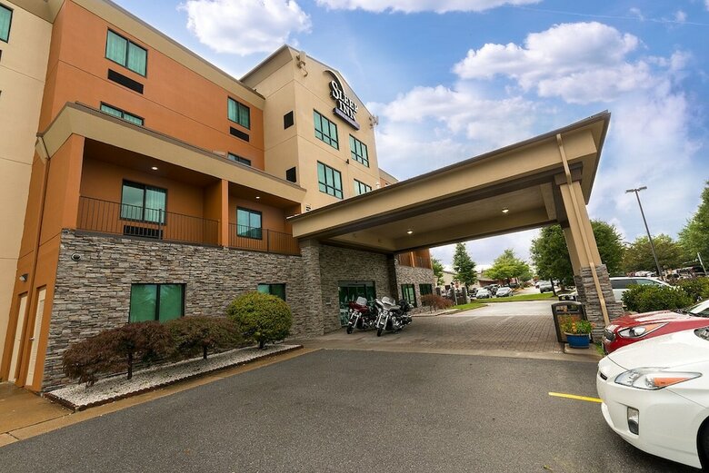 Hotel Sleep Inn & Suites