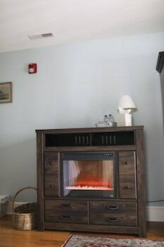 Bed & Breakfast Inn At Old Virginia
