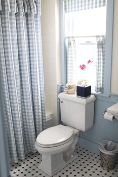 Bed & Breakfast Inn At Old Virginia