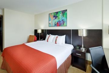 Days Hotel &amp; Conference Center Downtown