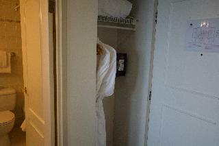 Century Plaza Hotel & Spa