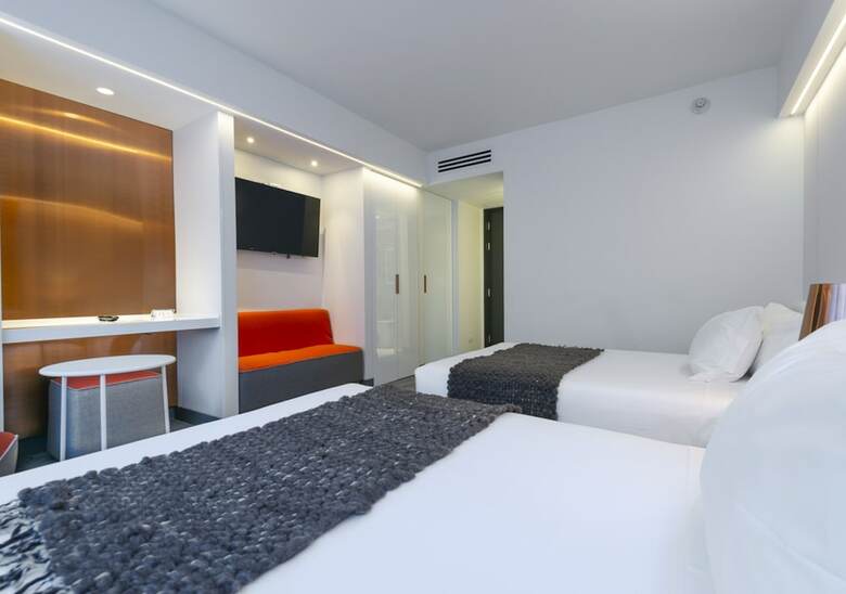 Hotel 45 By Director