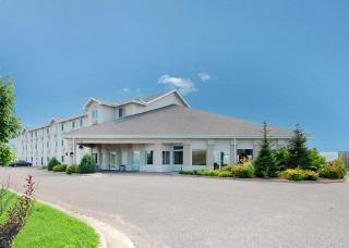 Hotel Quality Inn & Suites
