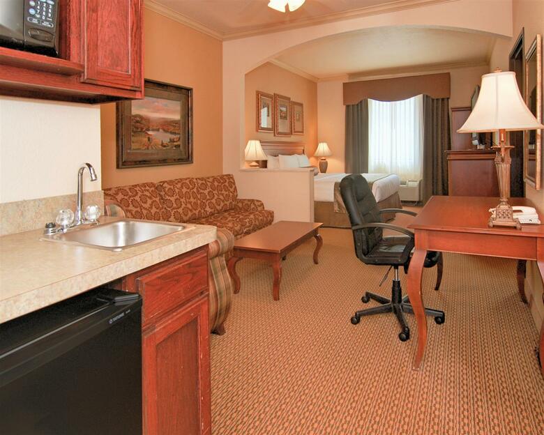 Hotel Best Western Plus Crown Colony Inn & Suites