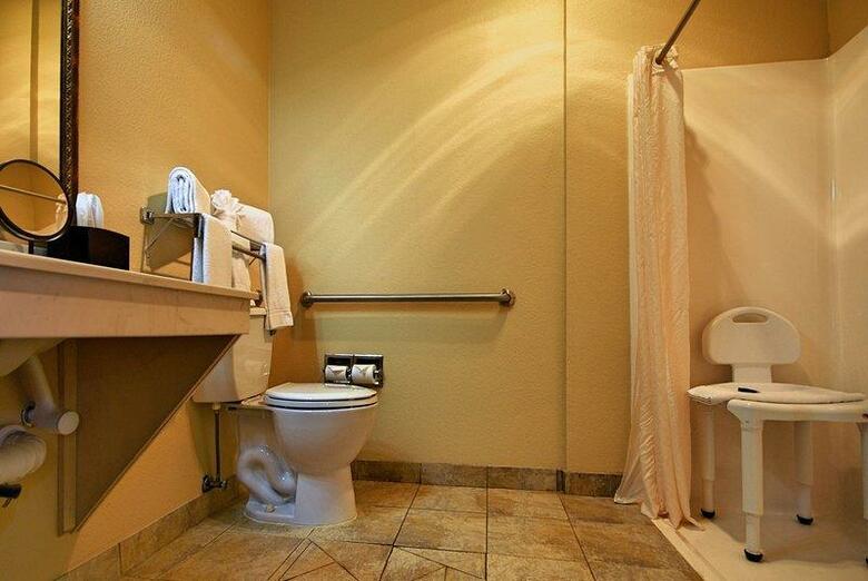 Hotel Best Western Plus Crown Colony Inn & Suites