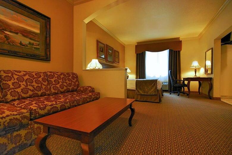 Hotel Best Western Plus Crown Colony Inn & Suites