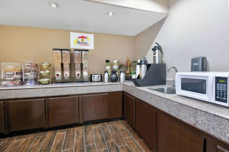 Hotel Red Roof Inn New Braunfels