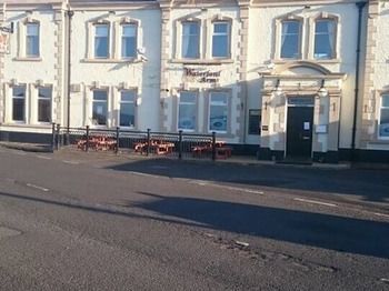Hostal The Waterford Arms