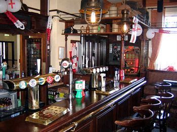 Hostal The Waterford Arms