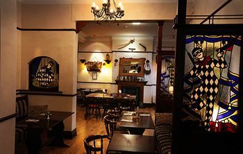 Hostal The Waterford Arms