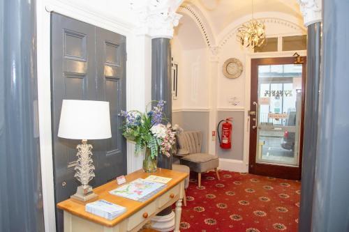 Bed & Breakfast Kynance House