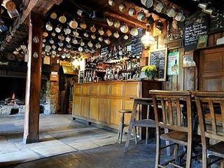 Hostal The Falkland Arms