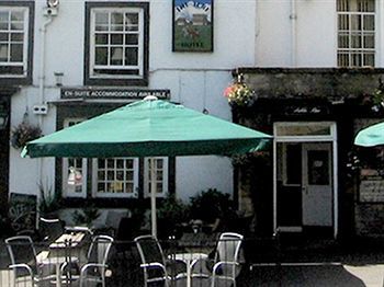 Hostal The Turf Hotel