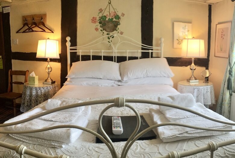 Hotel Thatched Cottage