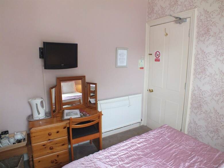 Hotel Glan Heulog Bed And Breakfast