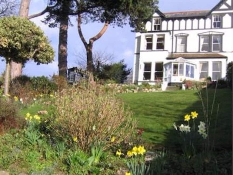 Hotel Glan Heulog Bed And Breakfast