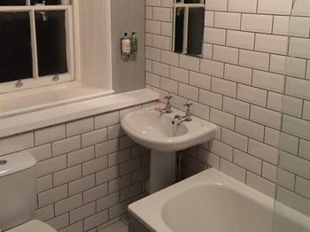 Hostal The Crown & Kitchen